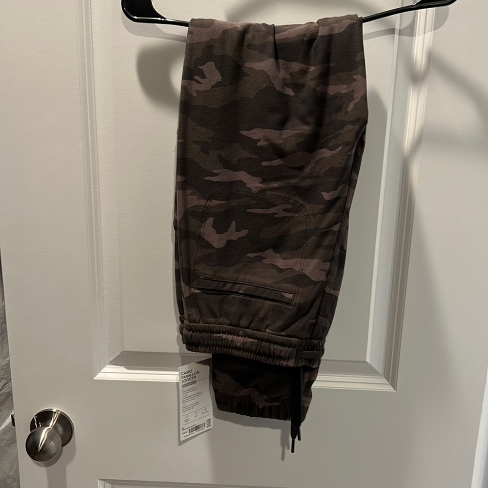 Women’s joggers